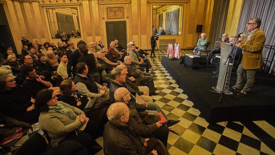 Un llibre guarda la memòria centenària de Vista Alegre