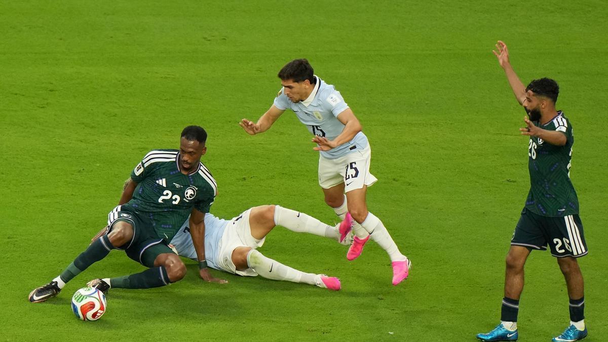 Mohammed Kano, uno de los jugadores más desequilibrantes de Arabia Saudí, durante el encuentro frente a Uruguay.
