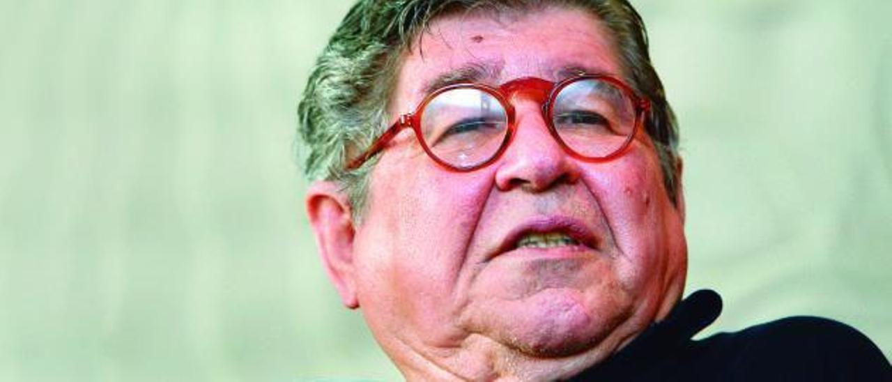 Bryce Echenique se despide de ustedes Faro de Vigo