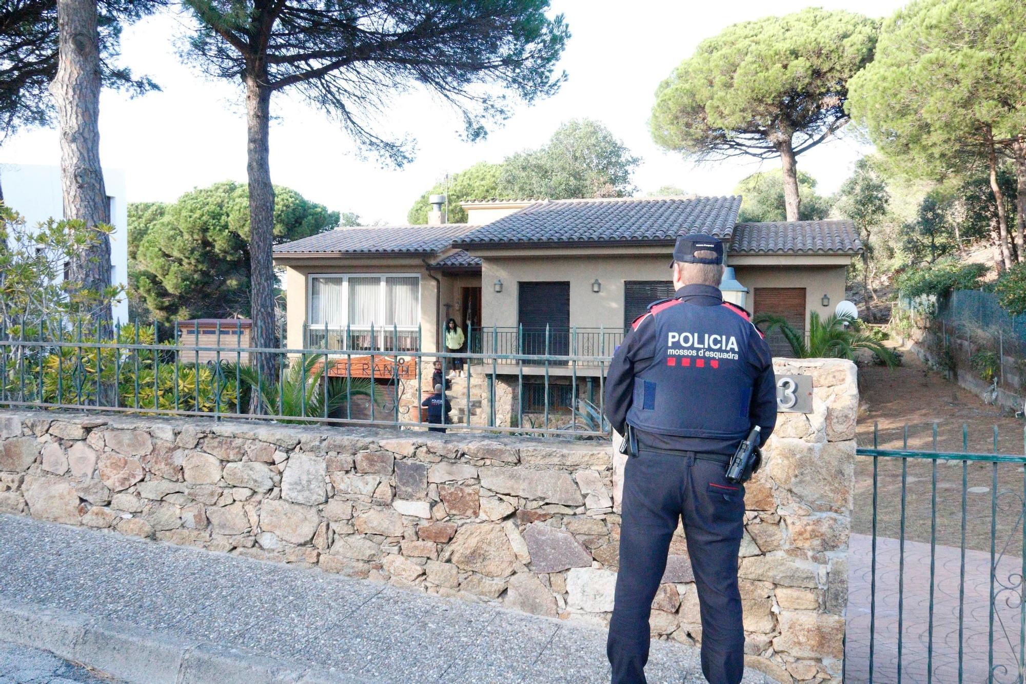 U home s'atrinxera en una casa quan l'anàven a desnonar a Lloret