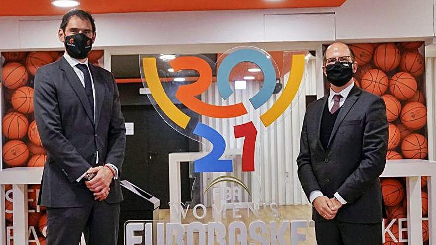 Jorge Garbajosa (FEB) y Andreas Zagklis (FIBA), en La Fonteta