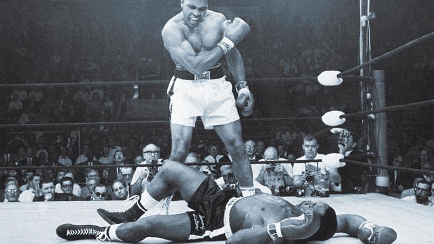 Muhammad Ali celebra el derribo de Sonny Liston. // S.I.