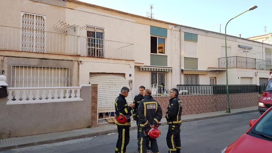 Una explosión de una bombona de butano revienta un garaje en Vinaròs