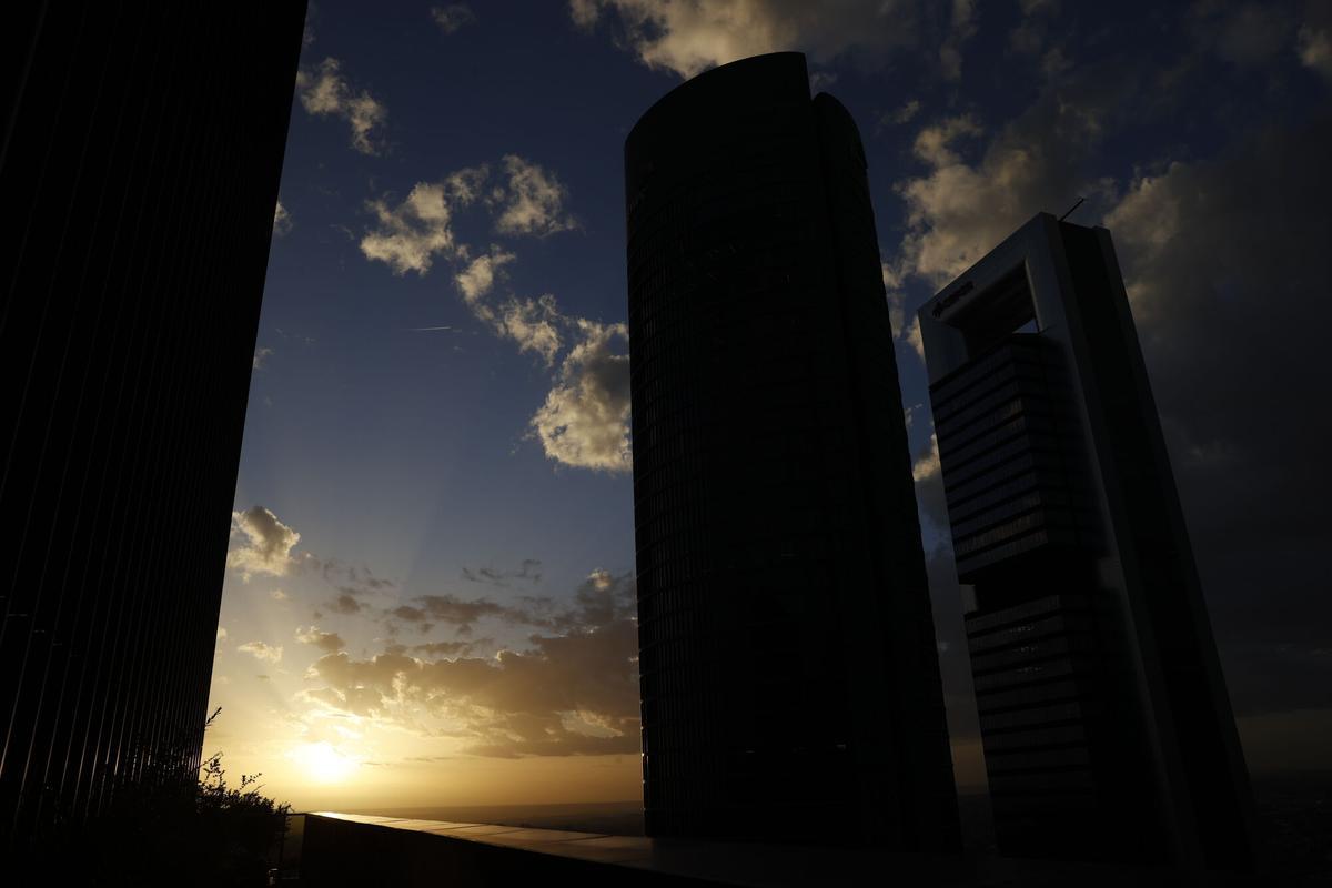 La Agencia Estatal de Meteorología (Aemet) prevé en la Comunidad de Madrid cielos nubosos.