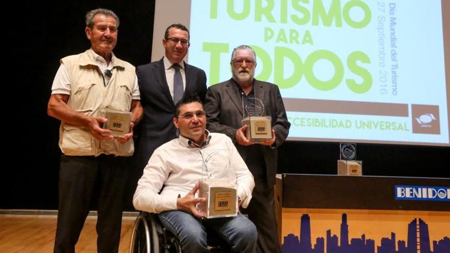 Benidorm entrega al Doble Amor, PREDIF y Ade Adepitan sus premios del Turismo 2016