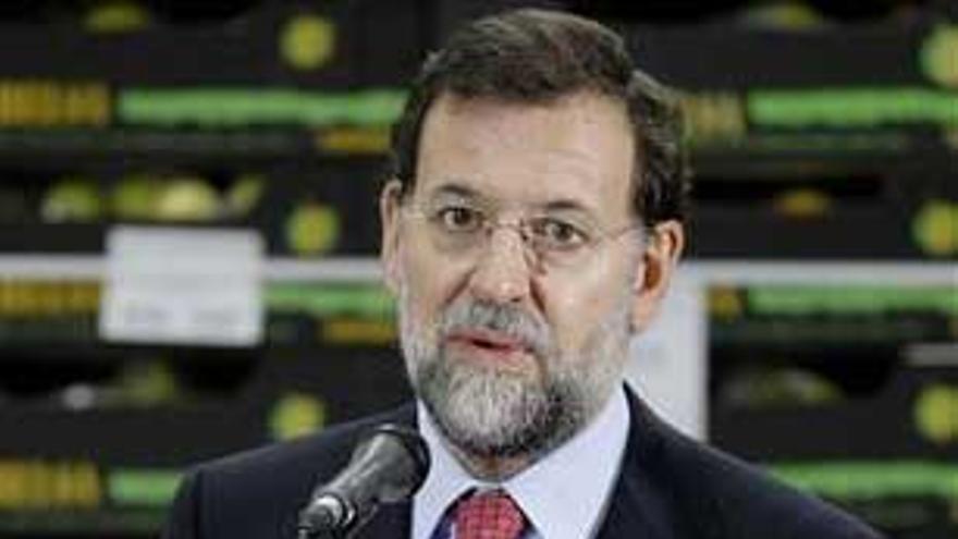 Rajoy revela que cobra mensualmente 8.000 euros, 600 más que Zapatero