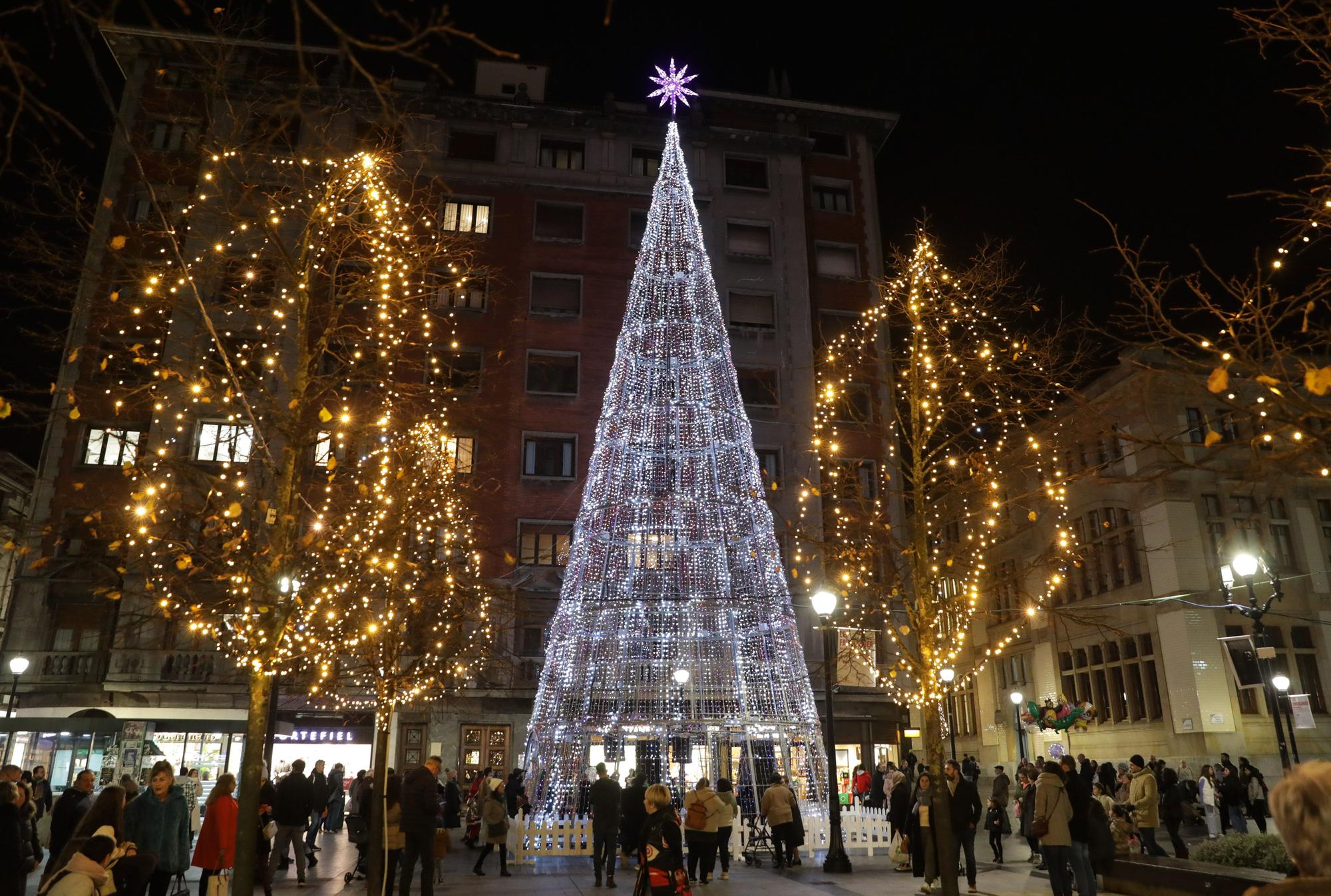 En imágenes: Los pases de luz y sonido en la plaza Mayor y el Parchís, el éxito de estas Navidades