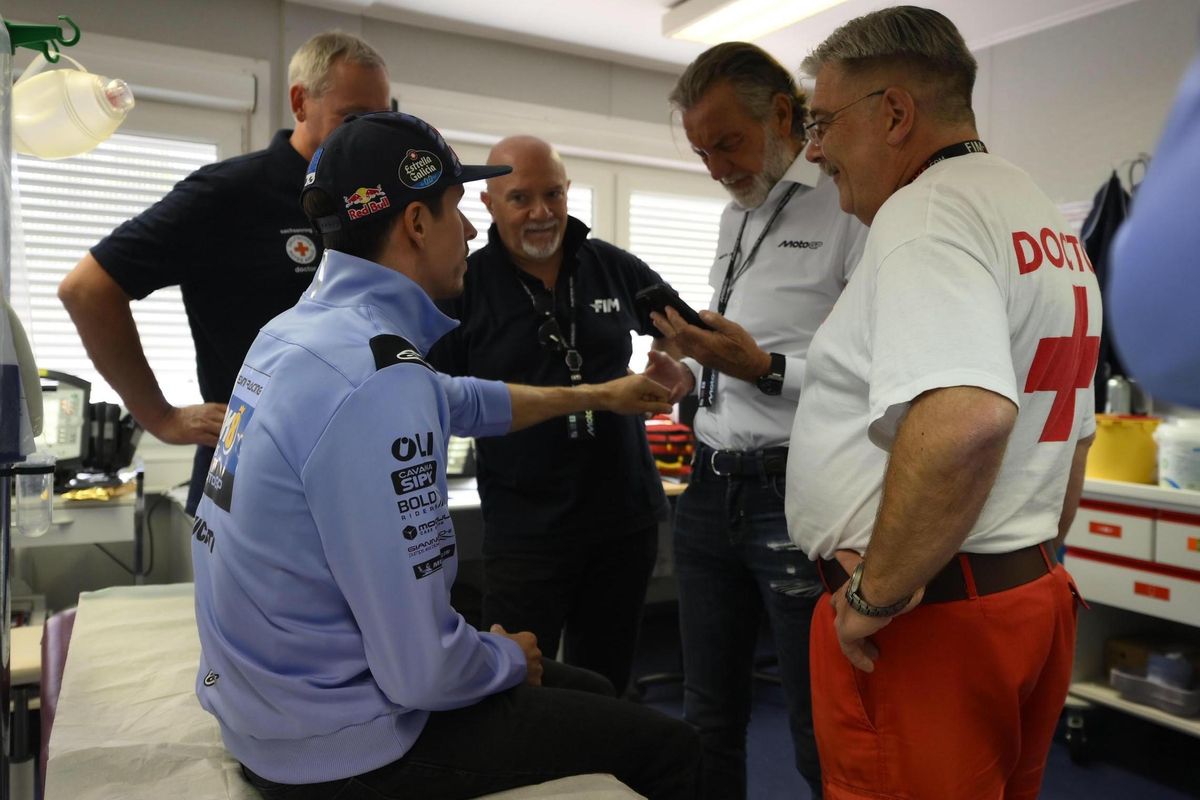 Àlex Márquez y el equipo del doctor Ángel Charte, responsable médico del Mundial, ha dado hoy el visto bueno al piloto de Gresini.