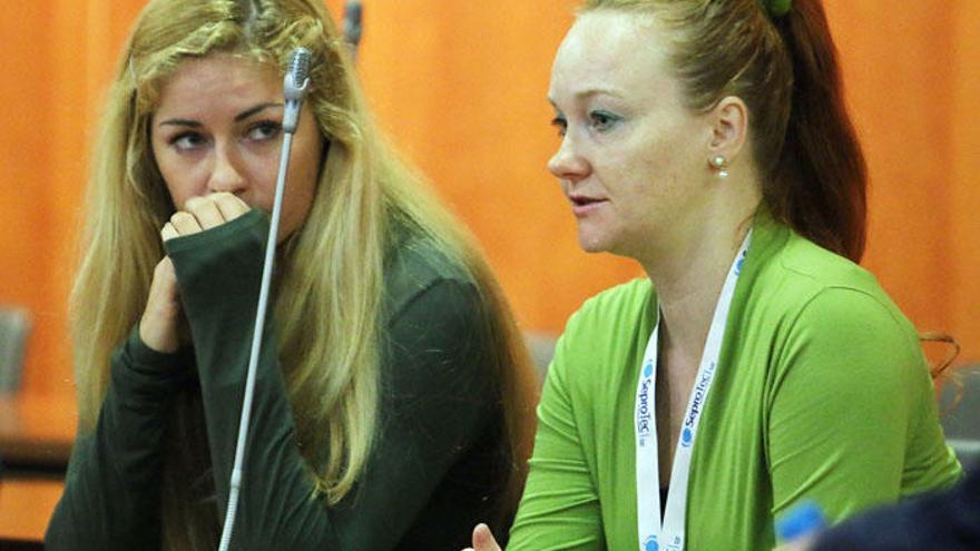 Maria Kukucova, a la izquierda, en la segunda sesión del juicio, el miércoles.