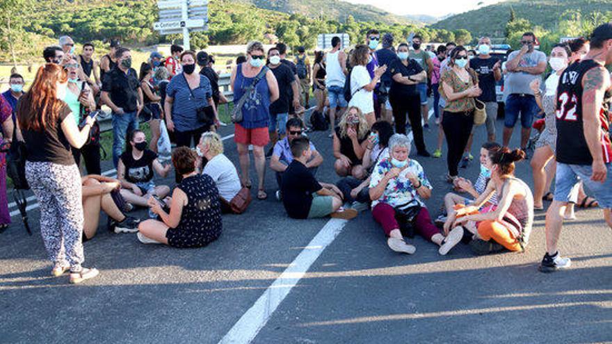 Els manifestants van tallar l&#039;N-260 a Llançà.