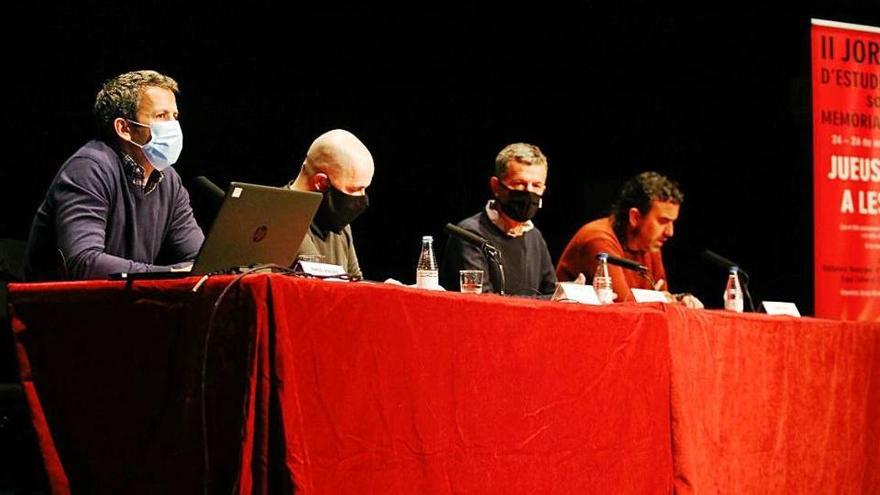 Manuel Aguilera, el concejal Pep Tur, José Miguel L. Romero y Jordi Maíz, en Can Ventosa.