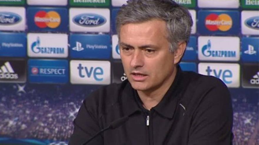 Mourinho: &quot;En Inglaterra me quieren, aquí hay gente que me odia&quot;