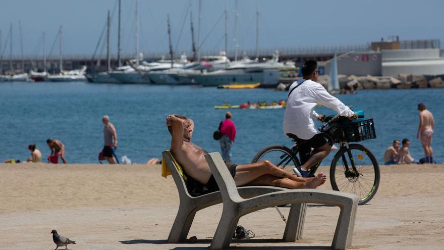 Las continuas olas de calor minan la moral de los españoles