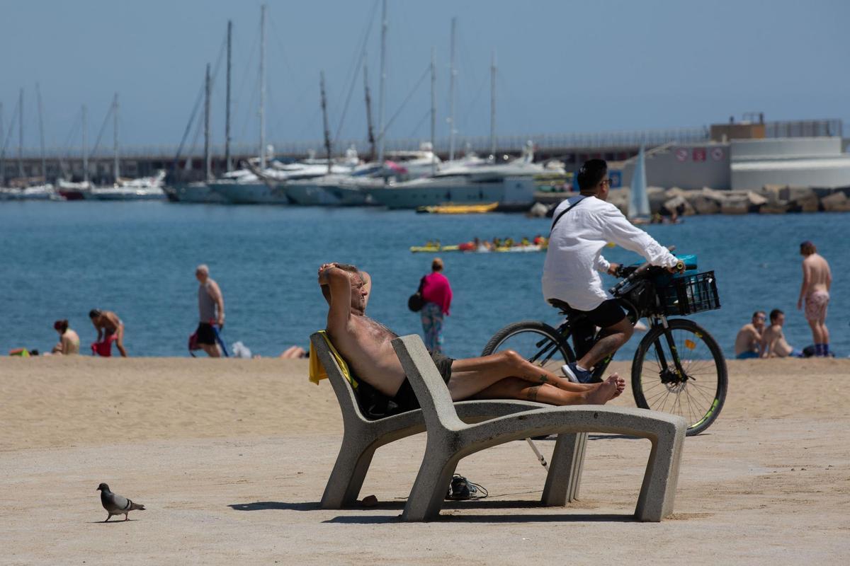 Las continuas olas de calor minan la moral de los españoles
