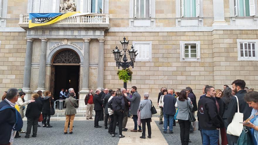 La delegació manresana, arribant a la plaça Sant Jaume de Barcelona