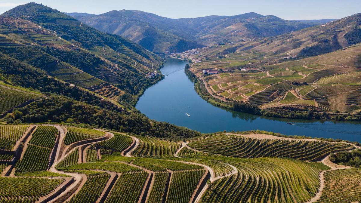 La Linha do Douro, el viaje en tren que se adentra en el gran paisaje del vino de Portugal