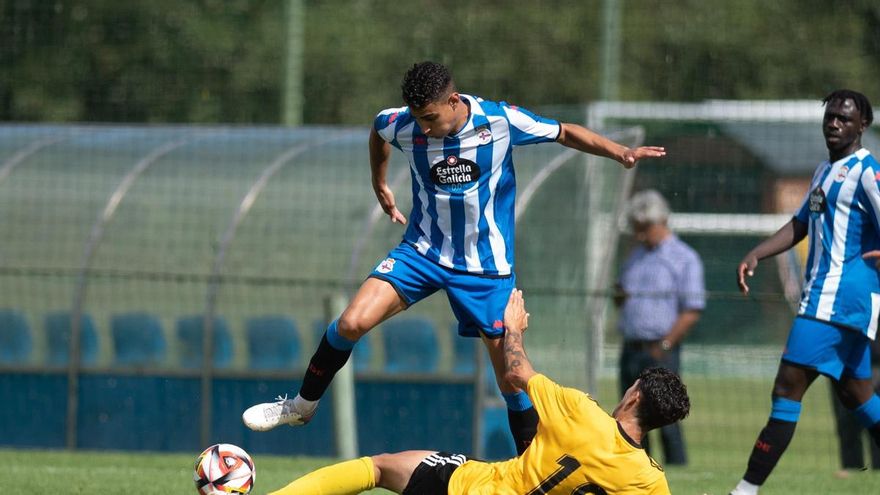 El Fabril, ante uno de los gallos de Segunda RFEF