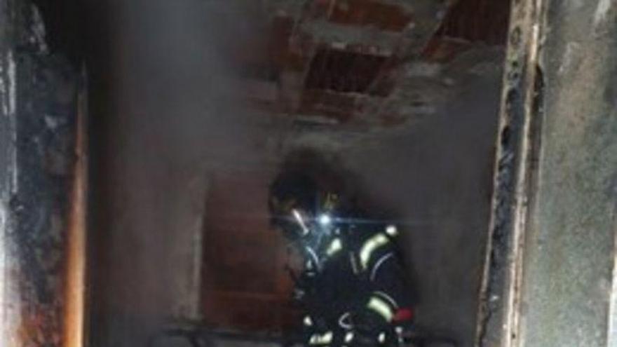 Rescatadas once personas en el incendio de una vivienda en Fuenlabrada