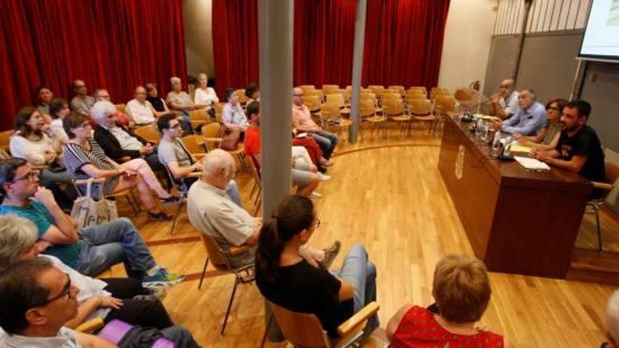 El debat, organitzat per la CUP, es va celebrar ahir a la sala d&#039;actes de la Punxa.