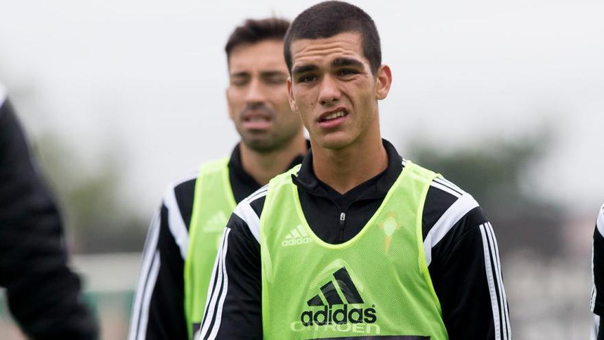 Samuel Araújo en un entrenamiento del Celta // A. Irago