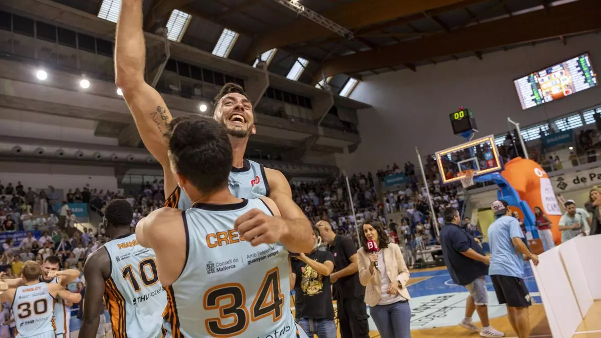 El Palmer Basket remonta para ascender a Primera FEB en un abarrotado Son Moix