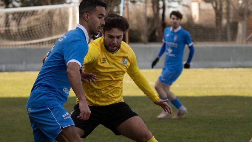 El CD Villaralbo sufre para ganar al colista Candeleda