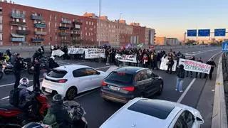 Directo | La primera jornada de huelga educativa complica el tráfico en los accesos a Barcelona