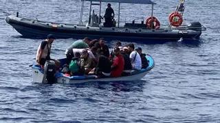 Vergewaltigung von Minderjähriger auf Migrantenboot: Guardia Civil nimmt 16 Männer fest