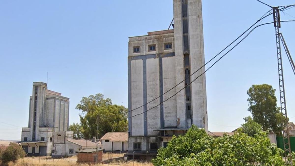 El silo de Azuaga, ubicado en la avenida de la Estación.