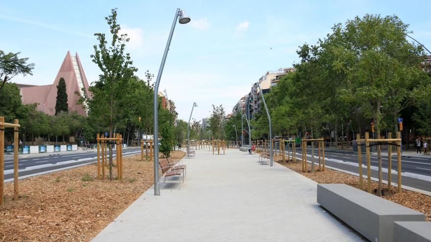 Nuevo tramo de la Meridiana reformado, a la altura de la plaza de Ferran Reyes y los jardines de Maria Soteras