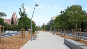 Nuevo tramo de la Meridiana reformado, a la altura de la plaza de Ferran Reyes y los jardines de Maria Soteras