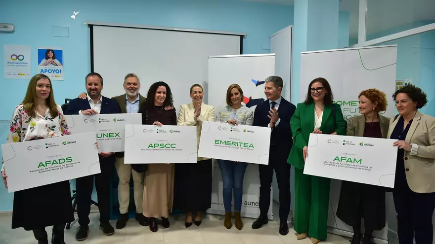 María Guardiola, en entrega de cheques a cinco asociaciones por parte del grupo Orenes