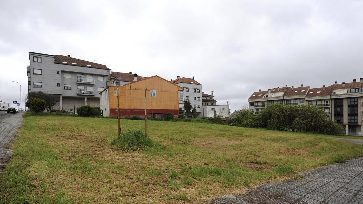 Parcela de Lalín en la que la Xunta construirá 17 pisos.