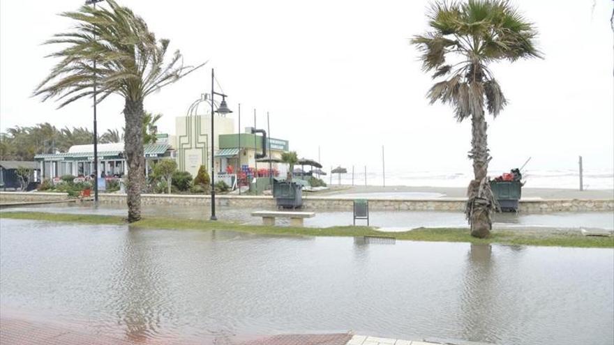 Nevadas, cortes de vías, lluvia y viento causan problemas en toda la península