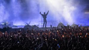 Actuación de Sen Senra durante la edición del Festival B en 2024, en el Fòrum de Barcelona.