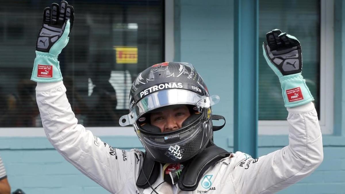 El alemán Nico Rosberg (Mercedes) celebra su quinta 'pole' del año.