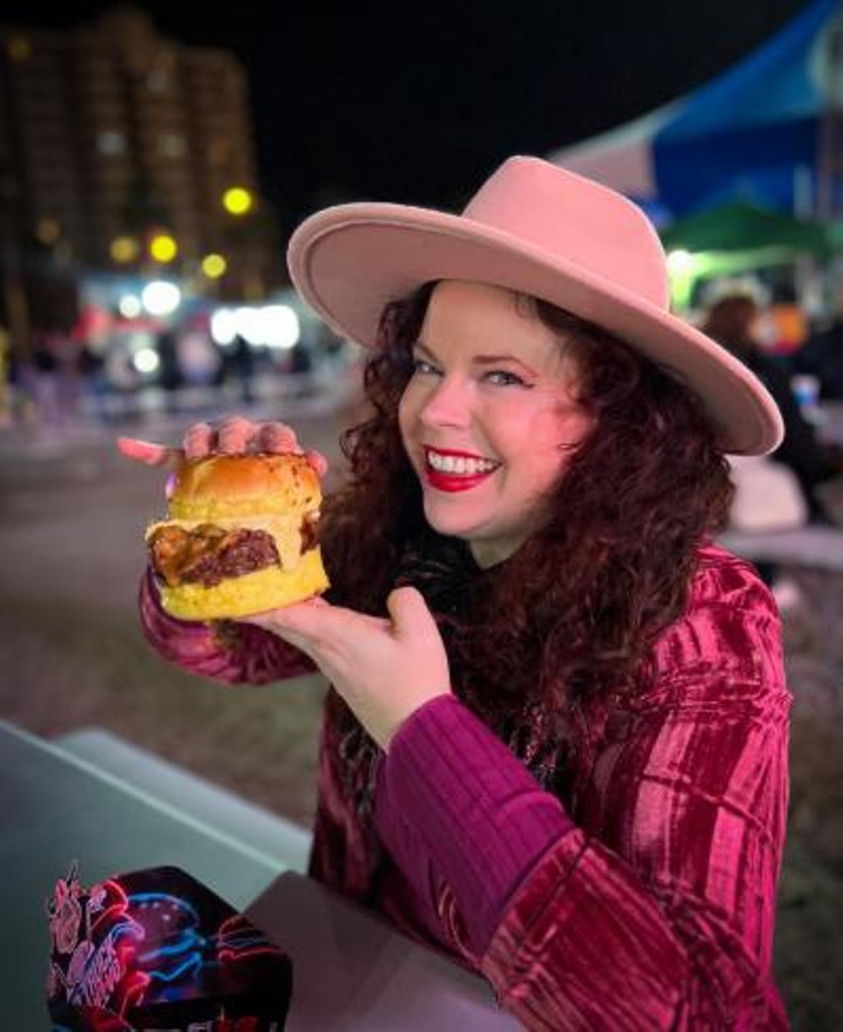 Auf dem Burgerfestival in Palma gibt es 20 verschiedene Burgervarianten, durch die man sich testen kann.