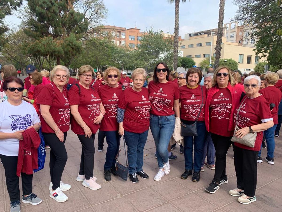 La Marcha a peu para mayores de Moncada volverá a reunir a decenas de participantes.