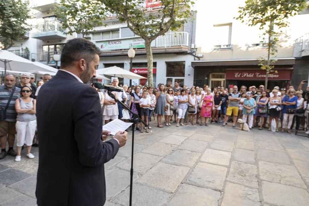 Centenars de blanencs surten al carrer per rebutjar la violació en grup d'una noia