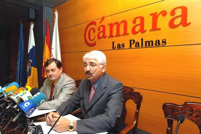 FIRMA DE UNA CONVENIO ENTRE LA CAMARA DE ...