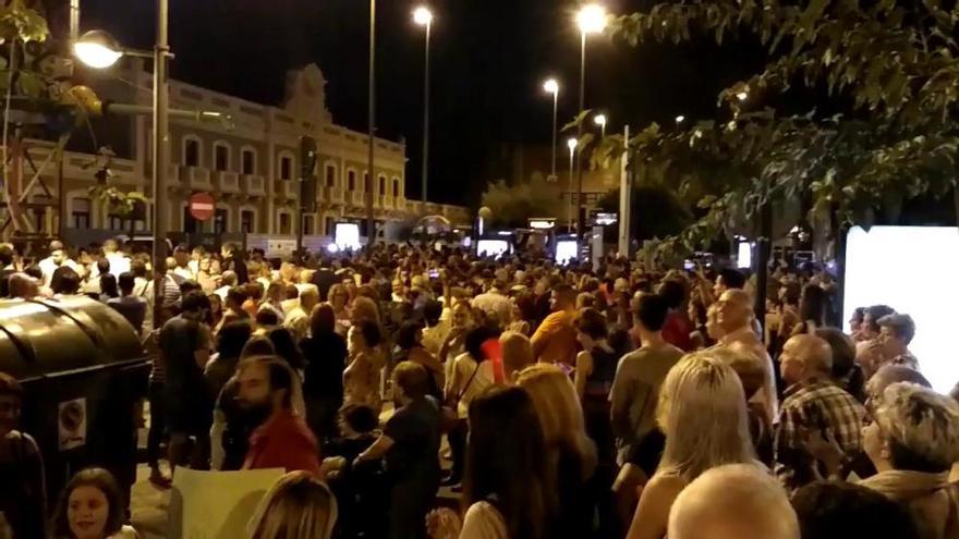 Protesta en la Estación del Carmen a favor del Soterramiento