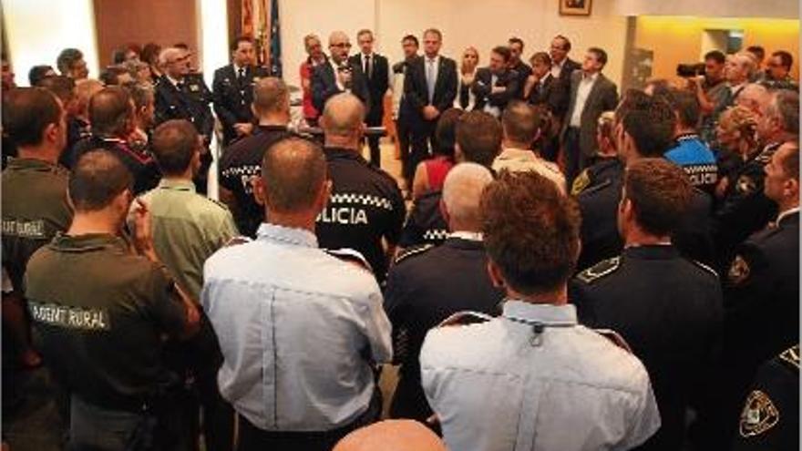 Un dels moments de la celebració de la festivitat de la Policia Local de Lloret de Mar, ahir a l&#039;Ajuntament.