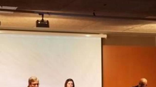 Charla-debate, ayer, sobre el plurilingüismo.
