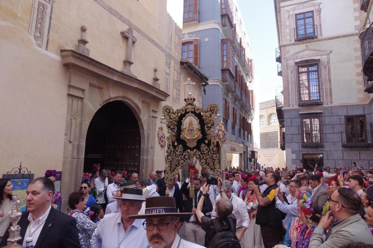 Fotos: La hermandad de Nuestra Señora del Rocío Málaga la Caleta emprende su Camino