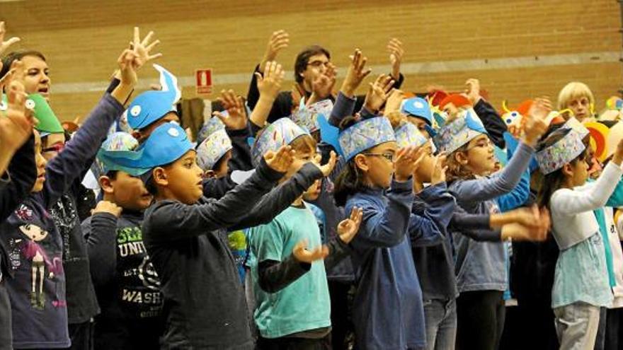 Els alumnes es van aplegar a Can Papasseit per escenificar sis poemes sobre animals d&#039;Enric Larreula