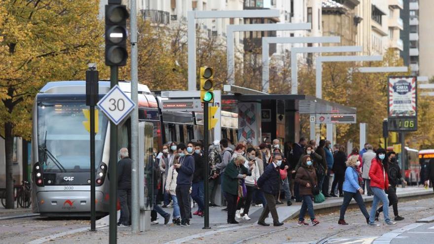 La huelga frena la recuperación del autobús en favor del tranvía en Zaragoza