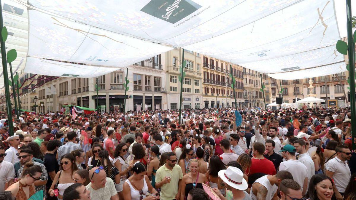 Asistentes a la Feria de Málaga.