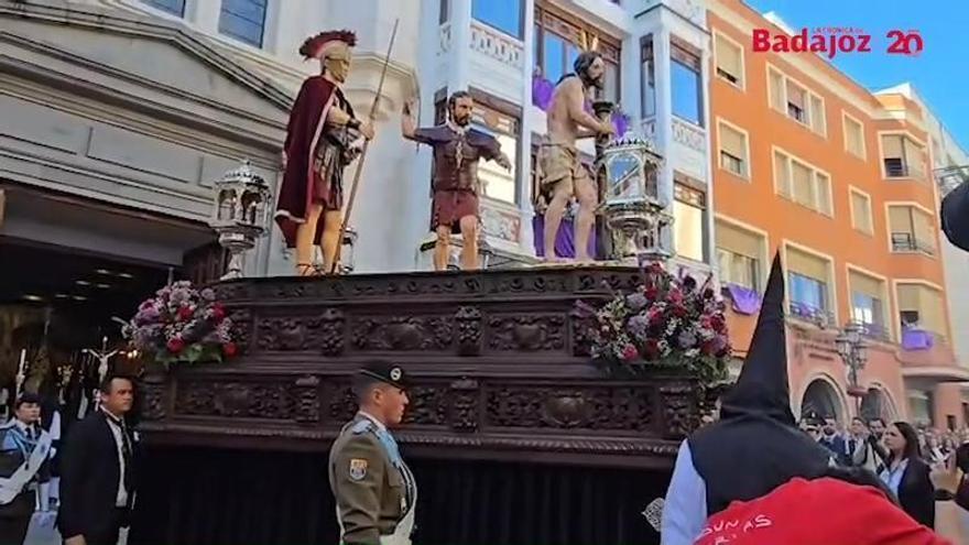 Vídeo | Salen de la ermita de la Soledad Nuestros Padres Jesús de la Humildad y Paciencia y el Cristo de la Humillación