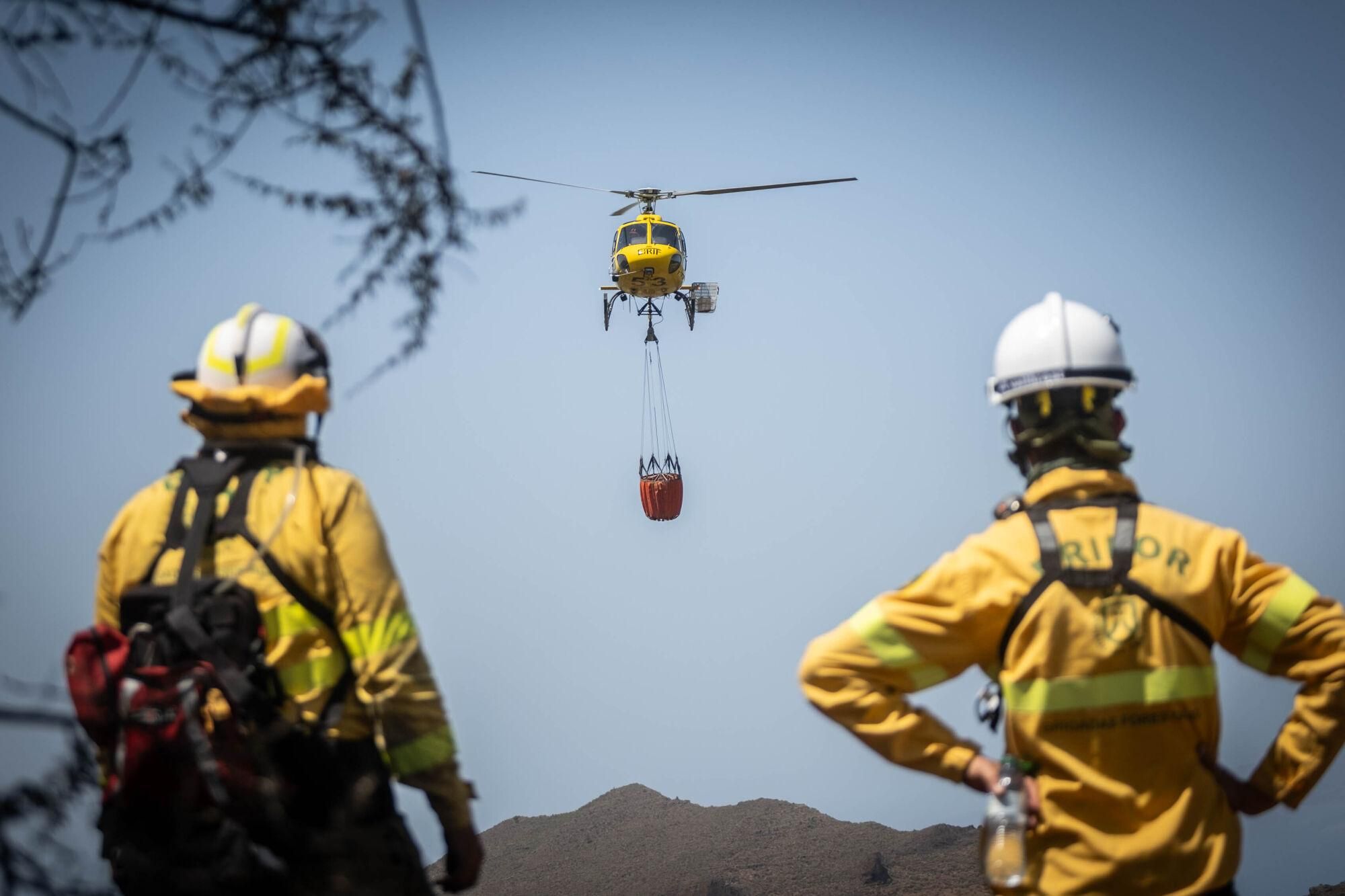 Control del incendio en Tenerife