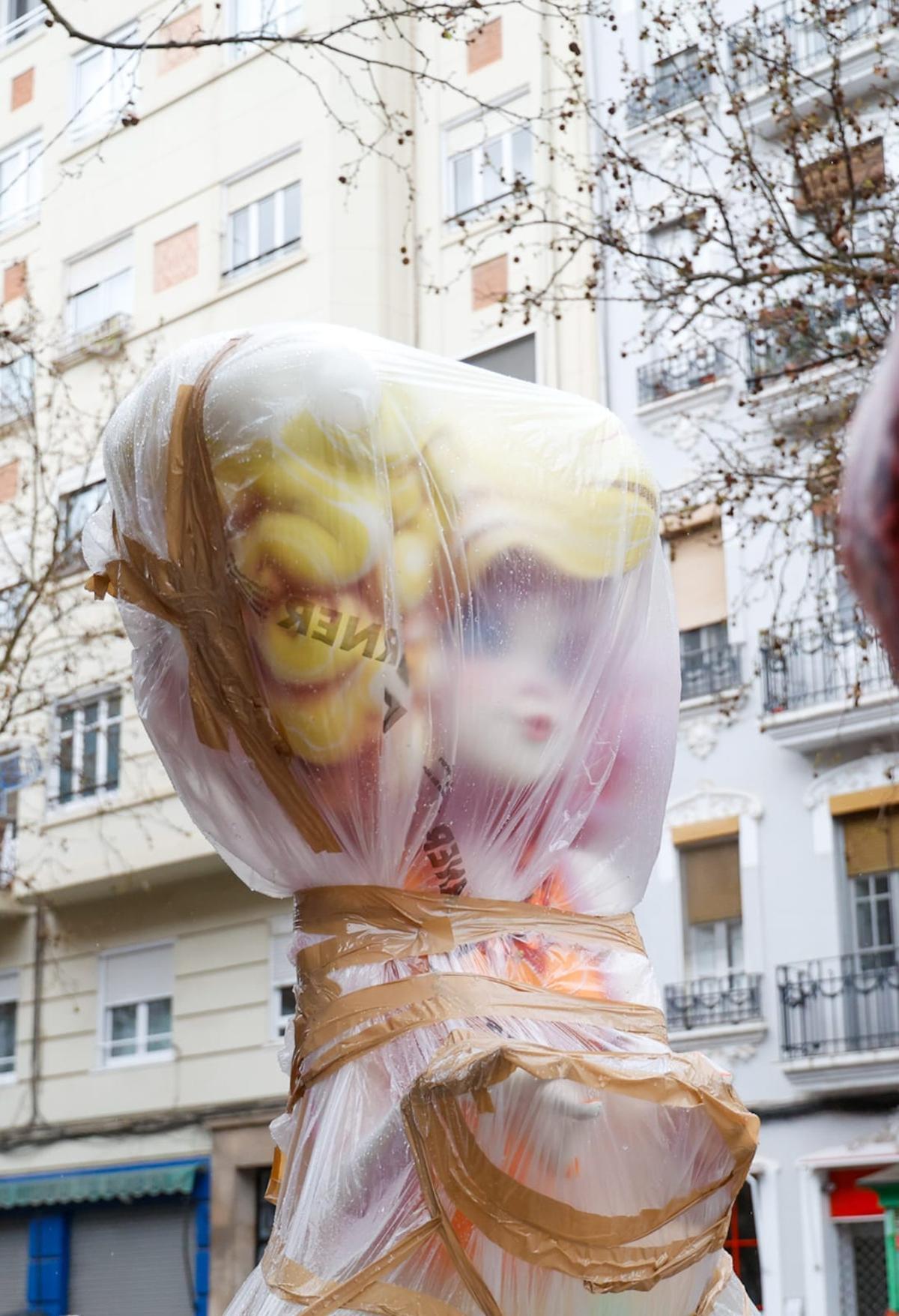 Las primeras piezas de la falla Exposición  ya están en la calle